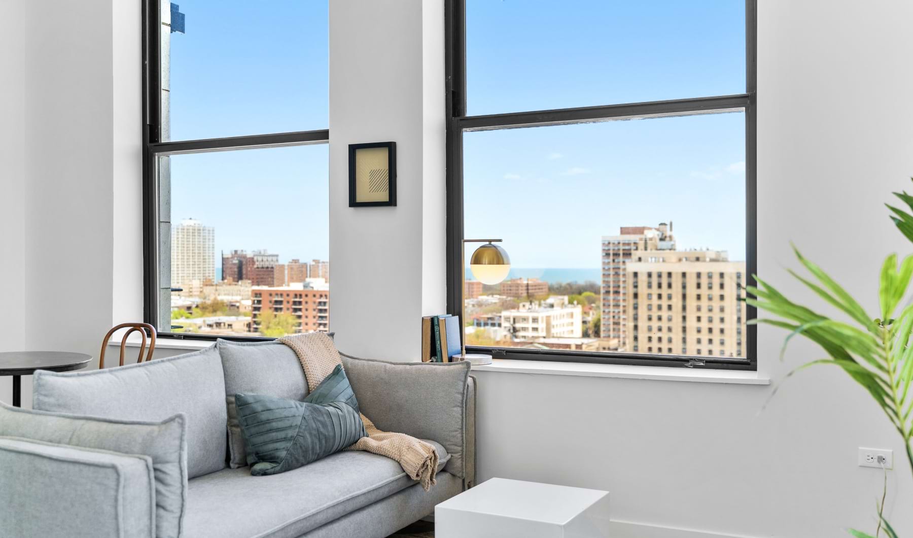 The Teller House Apartments in Uptown Chicago Pet Friendly Apartments